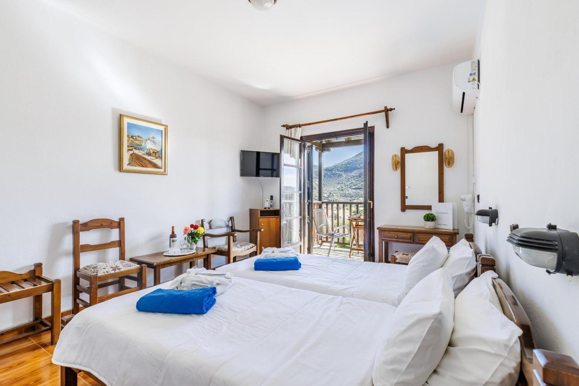 Dionyssos Hotel Skopelos Town Exterior photo